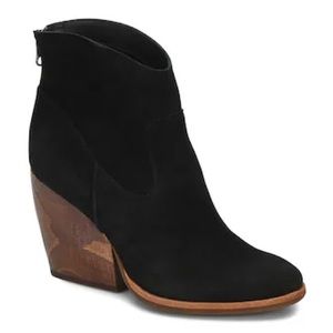 Kork-Ease Women's Lapra Suede Ankle Booties in Black,Size 8 never worn.no box.